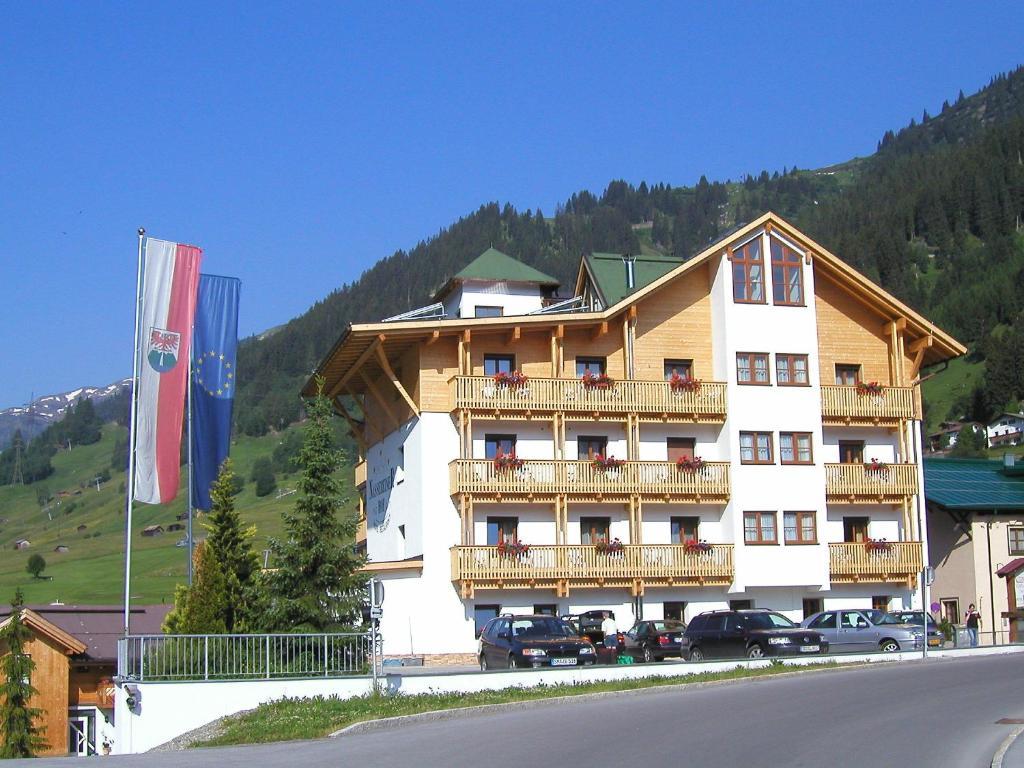 Hotel Nassereinerhof Sankt Anton am Arlberg Exterior photo